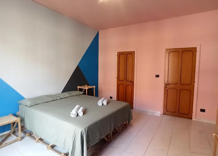 Vendégház Casa Base *